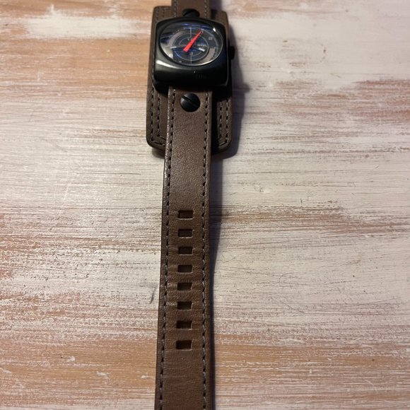 Vintage Rare Diesel DZ 2103 Brown Leather Ladies Watch - Picture 3 of 6
